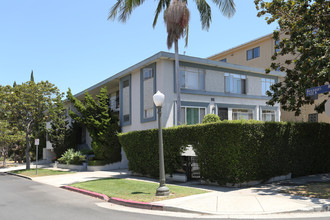 1900 Manning Ave in Los Angeles, CA - Building Photo - Primary Photo