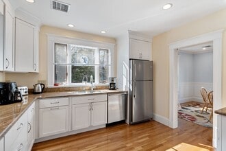 12 Endicott Rd in Arlington, MA - Building Photo - Building Photo