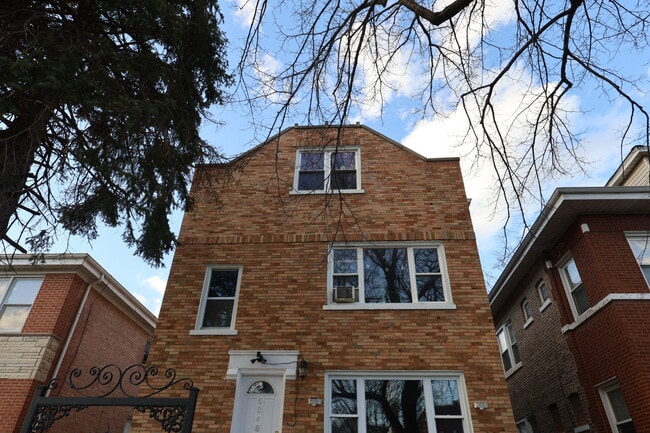 property at 5048 W Henderson St