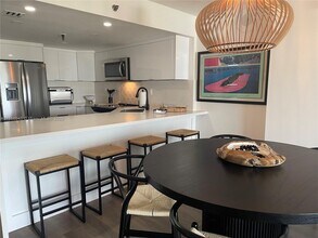 2625 Collins Ave in Miami, FL - Building Photo - Building Photo