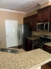1385 Abbot Way in DeLand, FL - Foto de edificio - Building Photo