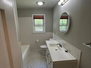 6 Fox Hill Rd in Naugatuck, CT - Building Photo - Building Photo