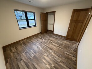 1124 Garfield Ave in Altoona, WI - Building Photo - Building Photo