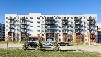 Baydo Plaza in Saskatoon, SK - Building Photo