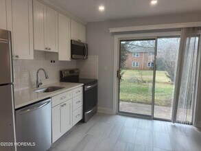 96 East Ave in Atlantic Highlands, NJ - Building Photo - Building Photo