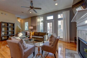 1319 Birdsall St in Houston, TX - Building Photo - Building Photo