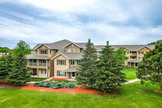 The Lodge at White Bear in White Bear Lake, MN - Building Photo - Building Photo