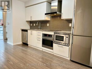 352 Front St W in Toronto, ON - Building Photo - Building Photo