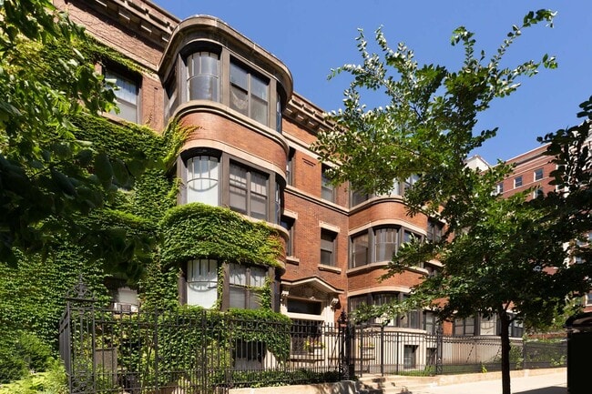 5300-5308 S. Hyde Park Boulevard in Chicago, IL - Foto de edificio - Building Photo