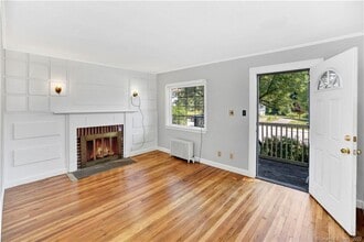 234 Mansfield Ave in Willimantic, CT - Foto de edificio - Building Photo