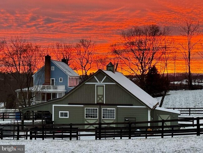 15642 Old Waterford Rd in Waterford, VA - Building Photo - Building Photo