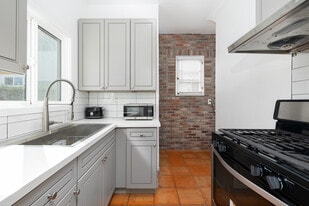 8214 Norton Ave in West Hollywood, CA - Building Photo