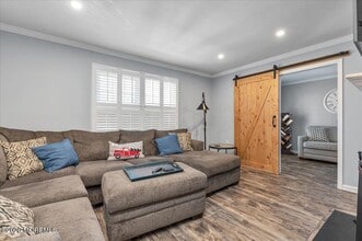 114 Wellington Pl in Matawan, NJ - Building Photo - Building Photo