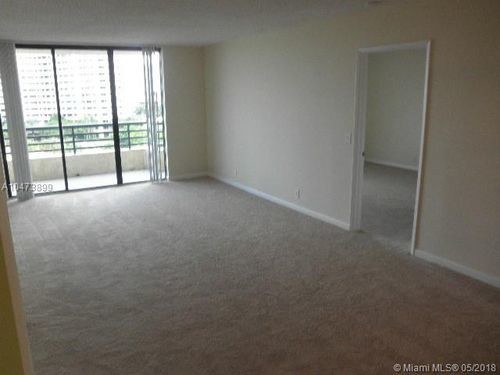 3300 NE 192 St-Unit -7H in Miami, FL - Building Photo