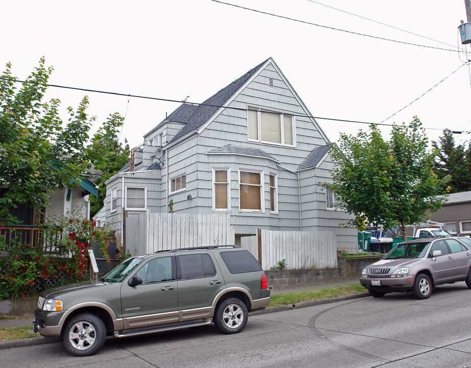 6743 15th Ave NW in Seattle, WA - Building Photo