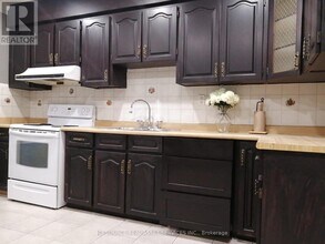 574 Dovercourt Rd in Toronto, ON - Building Photo - Building Photo