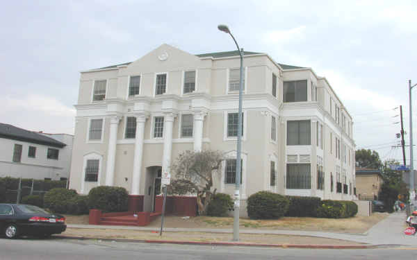 938 S Hobart Blvd in Los Angeles, CA - Building Photo - Building Photo