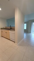 4220 San Marino Blvd in West Palm Beach, FL - Building Photo