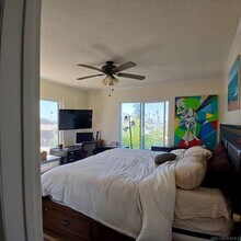 1641 Sunset Cliffs Blvd in San Diego, CA - Building Photo - Building Photo