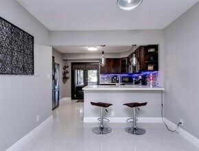 227 Wimbledon Lakes Dr in Plantation, FL - Building Photo - Building Photo