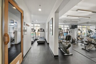 488 E Ocean Blvd, Unit 1016 in Long Beach, CA - Building Photo - Building Photo