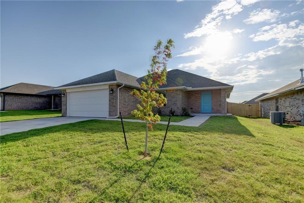 4524 Oasis Ct in Yukon, OK - Building Photo