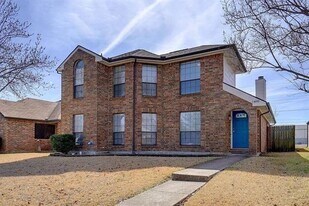 1400 Paintbrush St in Mesquite, TX - Building Photo