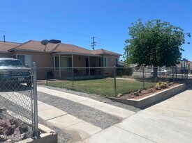 960 Nancy St in Barstow, CA - Building Photo
