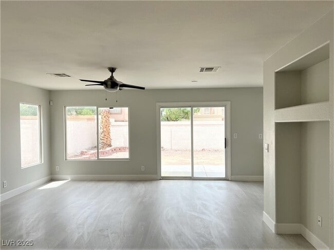10108 Basalt Hollow Ave in Las Vegas, NV - Foto de edificio - Building Photo