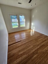 302 Ella St in East Bernard, TX - Foto de edificio - Building Photo