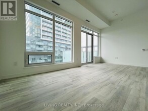 7-907 Golden Lion Heights in Toronto, ON - Building Photo - Building Photo