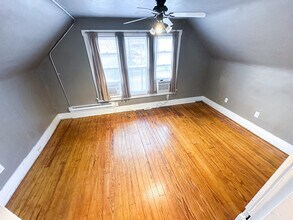 1325 24th St, Unit 2 in Des Moines, IA - Building Photo - Building Photo