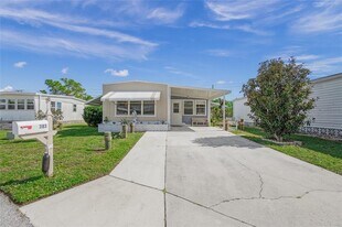 303 Marlette Dr in North Port, FL - Building Photo