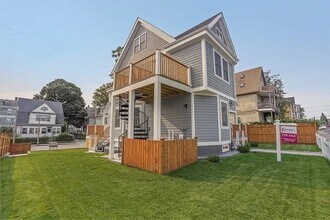 19 Warner St in Boston, MA - Building Photo - Building Photo