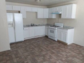 2520 Bulloch St, Unit C in North Las Vegas, NV - Building Photo - Building Photo