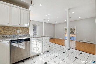 65 Fitch Meadow Ln in South Windsor, CT - Building Photo - Building Photo