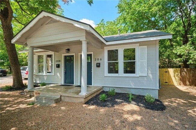 property at 208 W 45th St