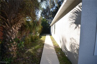 3306 Bassie Ct in Ft. Myers, FL - Building Photo
