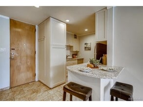 1050 N Corona St, Unit 115 in Denver, CO - Building Photo - Building Photo