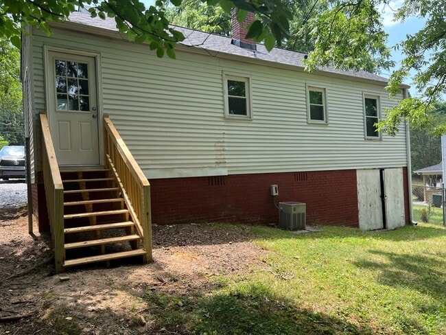 914 N Church St in Salisbury, NC - Building Photo - Building Photo