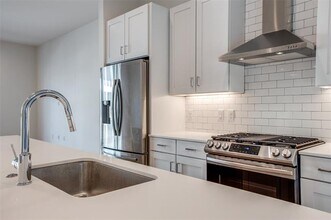 4426 Cabell Dr in Dallas, TX - Building Photo - Building Photo