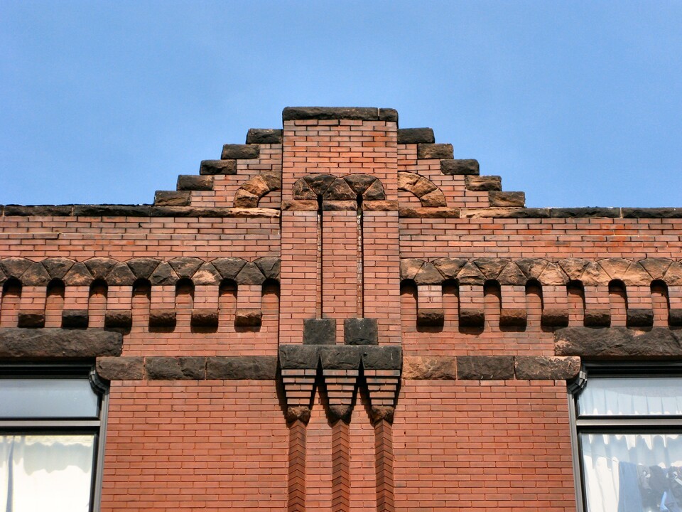 The Laurel Apartments in Minneapolis, MN - Building Photo