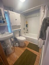 93 Falmouth Rd, Unit A in Falmouth, ME - Foto de edificio - Building Photo