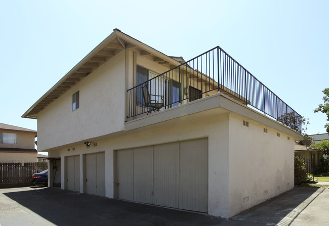 2347 E Omega Ave in Anaheim, CA - Building Photo - Building Photo