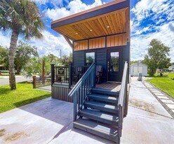 107 Long Hammock Dr in River Ranch, FL - Building Photo