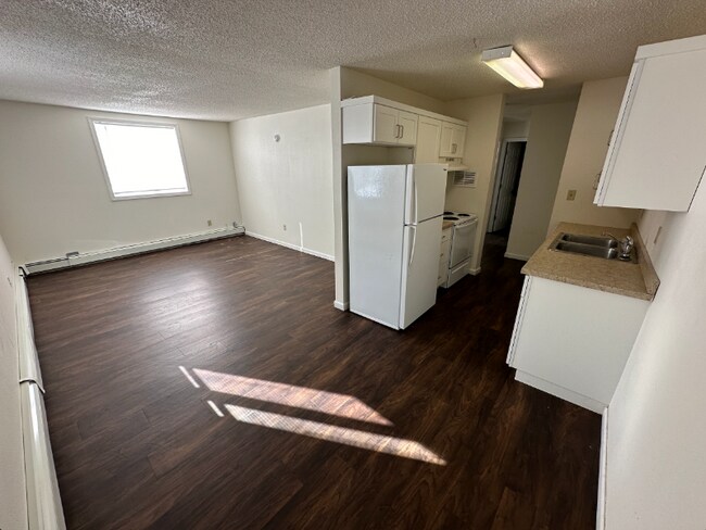 1508 State Hwy 1 in Thief River Falls, MN - Building Photo - Building Photo