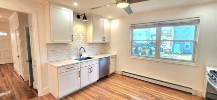 60 Farrington St, Unit 2 in Quincy, MA - Building Photo - Building Photo