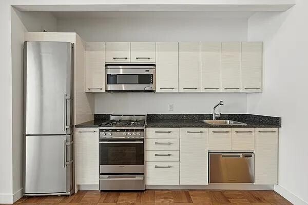 20 Exchange Pl in New York, NY - Building Photo