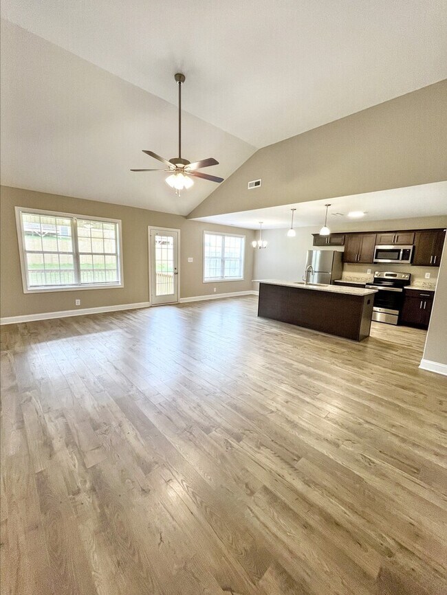 137 Ardell Dr in Clarksville, TN - Building Photo - Building Photo