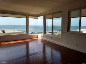 320 Paseo De La Playa-Unit -Apt C in Redondo Beach, CA - Building Photo - Building Photo